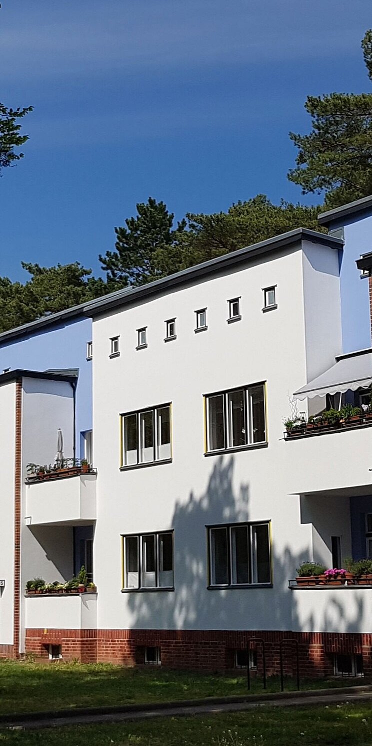 Berliner_Moderne_Siedlungen_Waldsiedlung_Zehlendorf_Detaman__CC_BY-SA_4.0__via_Wikimedia_Commons.jpg Waldsiedlung Zehlendorf Bruno Taut Häuser