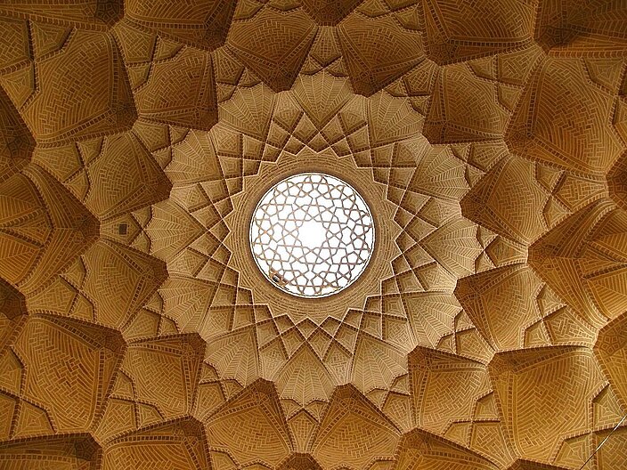 Innenansicht einer Kuppel aus Ziegelsteinen, Yazd, Iran