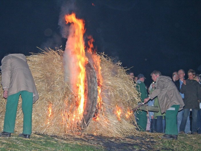 Brennendes Holzrad