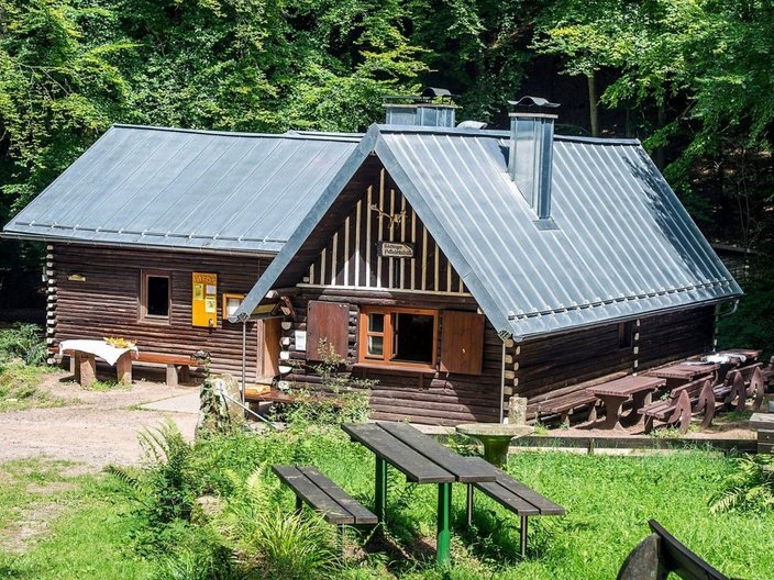Hütte im Wald