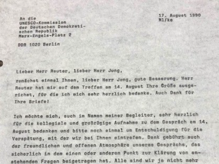Abbildung eines Briefs, auf Schreibmaschine getippt, von 1990