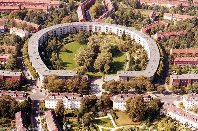 Hufeisensiedlung Blick von oben auf die Hufeisensiedlung in Berlin