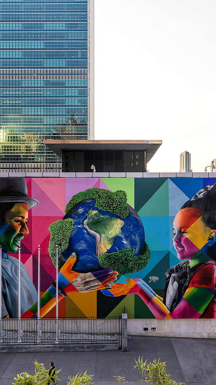 Uploaded a work by Eduardo Kobra from https://www.eduardokobra.com/projeto/57/mural-nacoes-unidas-nova-york with UploadWizard