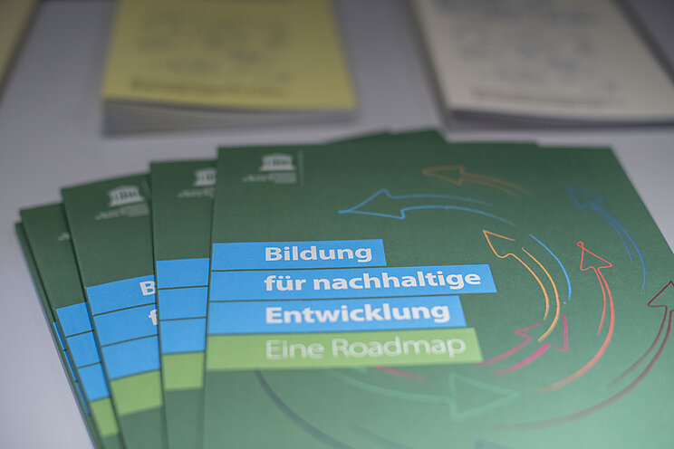 UNESCO Roadmap BNE Aufnahme mehrerer Exemplare der UNESCO Roadmap BNE