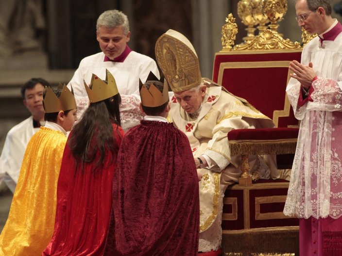 Sternsinger treffen Papst Benedikt XVI