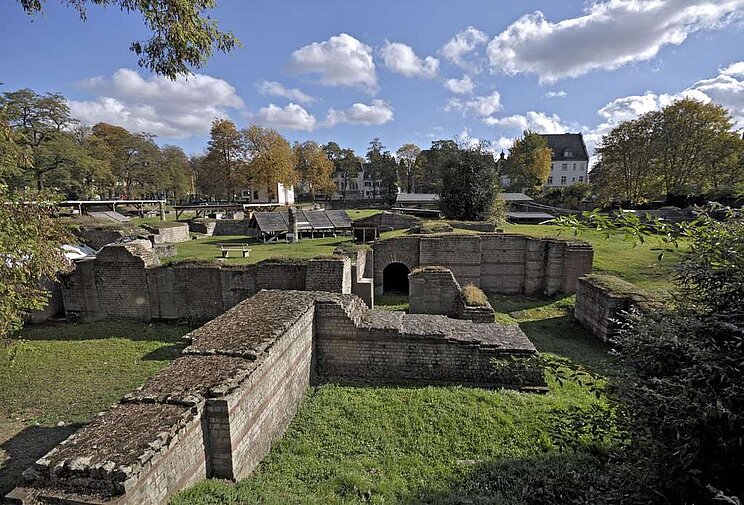 Blick auf Ruinen der Barbarathermen in Trier
