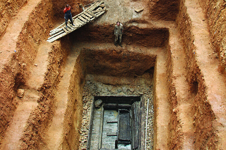 The Cemetery Complexes of the Xiongnu Nobility - Xiongnu Adelsgrab The Cemetery Complexes of the Xiongnu Nobility, Xiongnu Adelsgrab