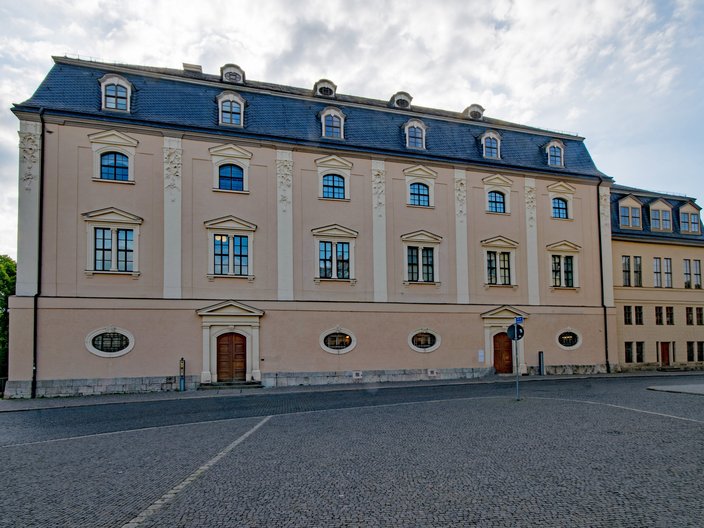 Blick auf das Gebäude der Herzogin Anna Amalia Bibliothek in Weimar