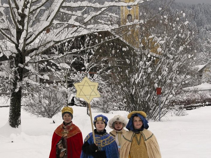 Sternsinger im Schnee