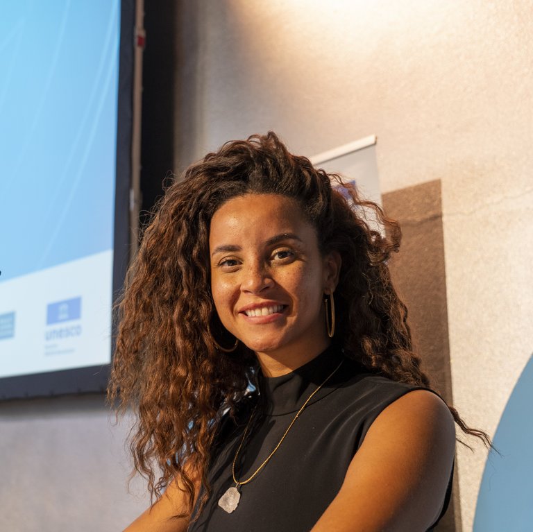 BNE-Preis 2023, Jurymitglied Domitila Barros Auf diesem Foto ist das BNE-Preis Jurymitglied Domitila Barros zu sehen