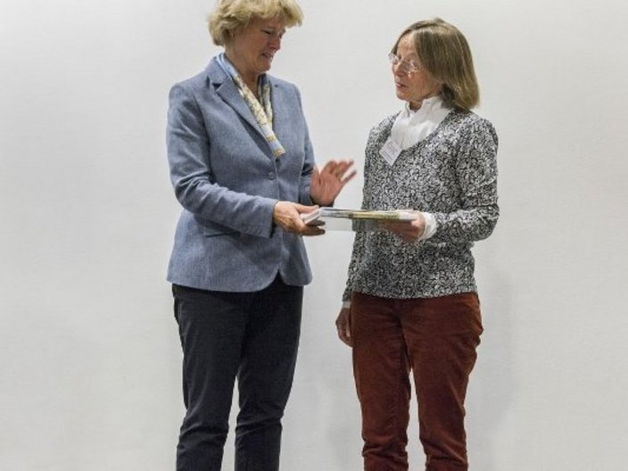 Urkundenüberreichung