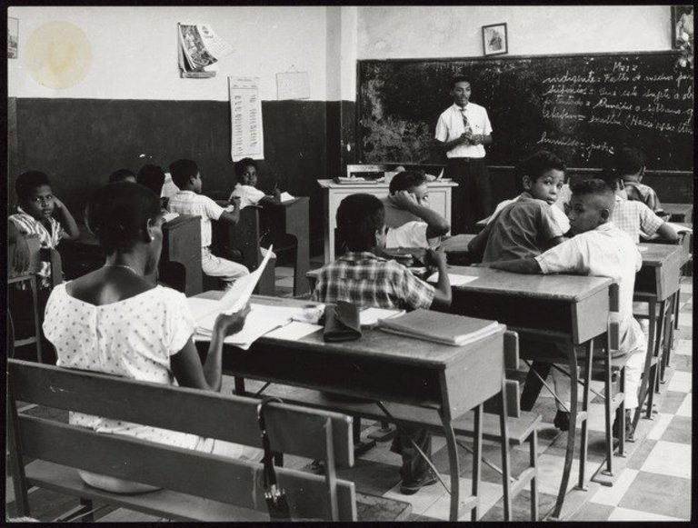 Klassenzimmer_Kolumbien_1966_c_UNESCO_Jack_Ling Ein Klassenzimmer in Kolumbien in den 1960er-Jahren