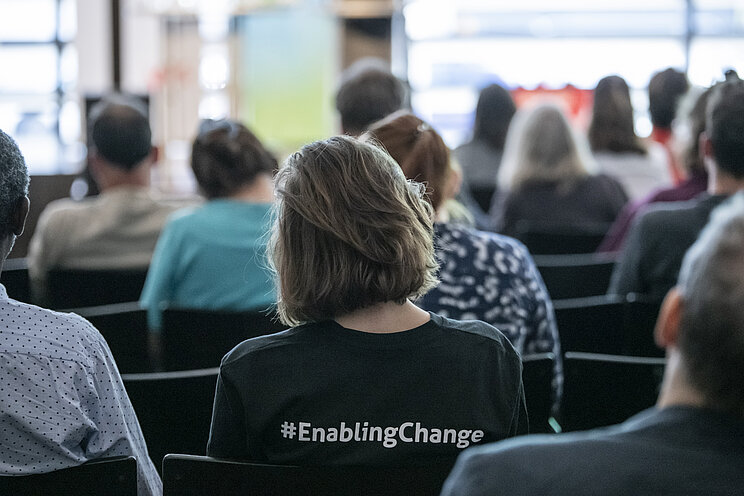 Enable Change Aufnahme von Teilnehmenden im Saal