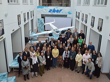 Gruppenbild des Global Symposium Transforming futures: Enhancing practice for ESD for 2030  through action research vom 19. &ndash; 21. Januar 2026 in Bukarest