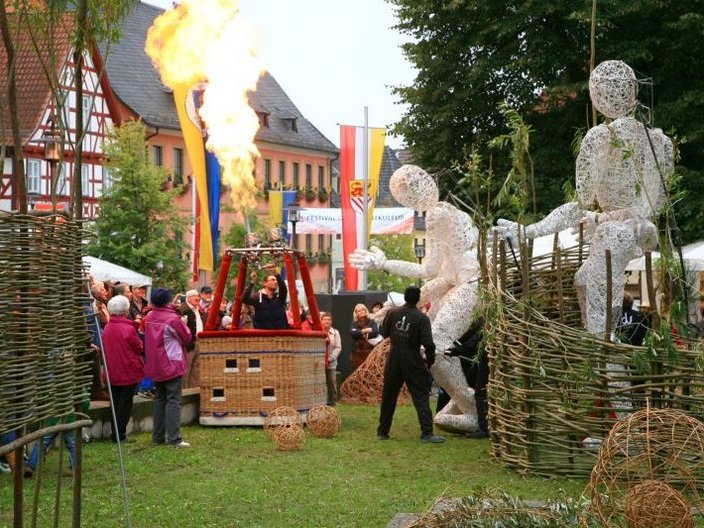 Geflochtener Korb eines Heißluftballons