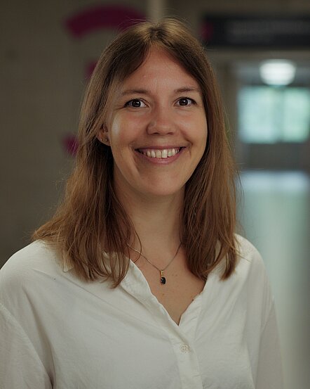 Dr. Line Muradi Porträt von Dr. Line Muradi
