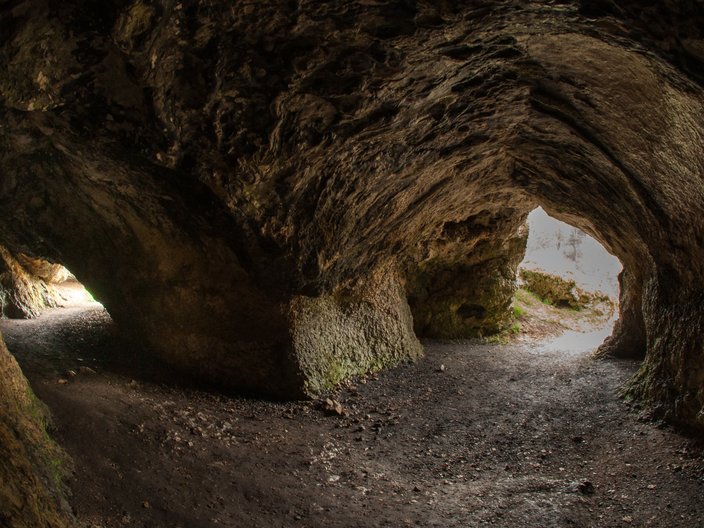 Blick in die Vogelherdhöhle im Lonetal auf der Schwäbishen Alb