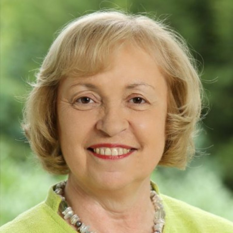 Portraitfoto von Maria Böhmer Auf diesem Bild ist die Präsidentin der Deutschen UNESCO-Kommission, Prof. Dr. Maria Böhmer, zu sehen.