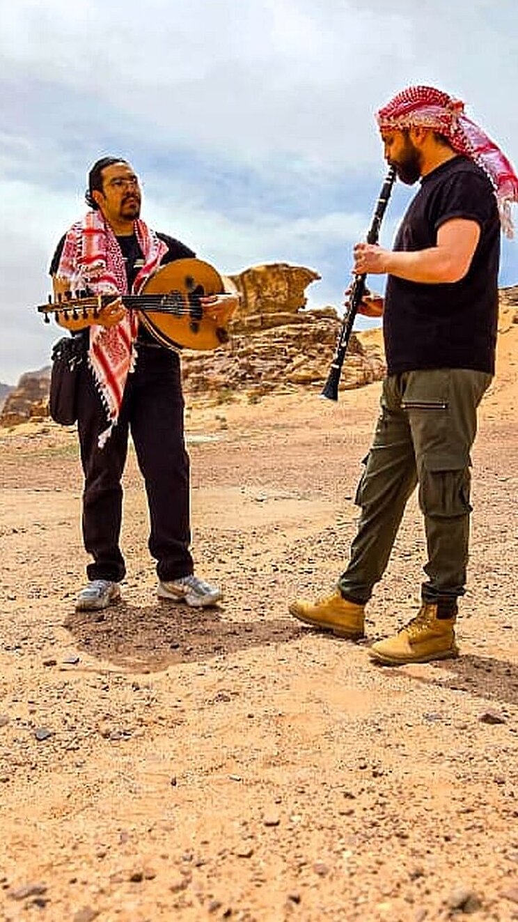 Selawy Hamboz zwei Musiker in der Wüste