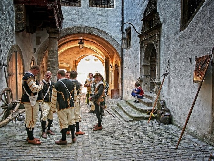 Personengruppe in Kostüm