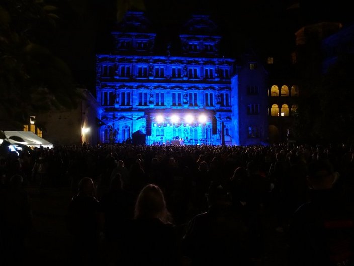 Ansicht eines Openair-Konzertes bei Nacht