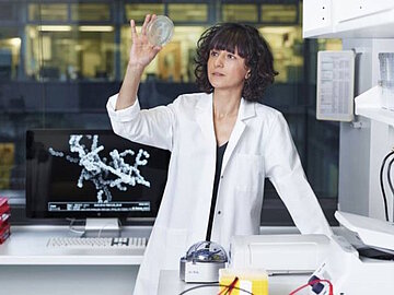 Prof. Dr. Emmanuelle Charpentier, MPI für Infektionsbiologie, Preisträgerin 2016 Prof. Dr. Emmanuelle Charpentier, UNESCO-L'Oréal-Preisträgerin 2016