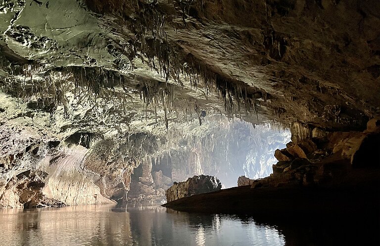 Blick in eine Höhle
