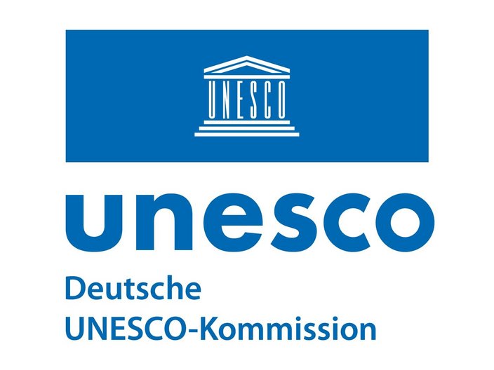 Logo der Deutschen UNESCO-Kommission in blau auf weißem Hintergrund