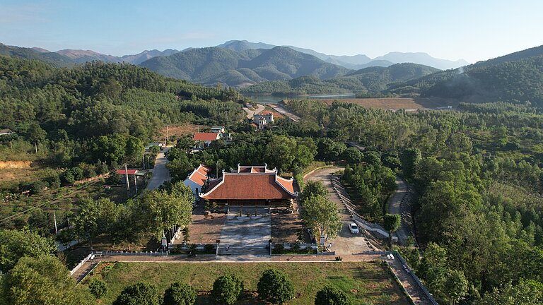 Blick auf den Thia Mieu Schrein, Vietnam