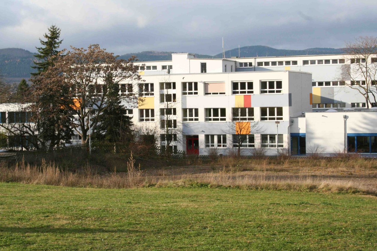 Das Saalfelder Erasmus-Reinhold-Gymnasium im Herbst 2017