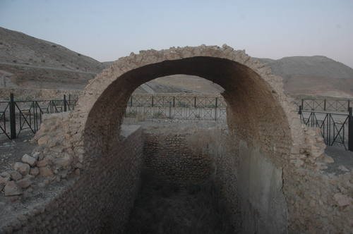 Zisterne in der Antiken Stadt Qalhat