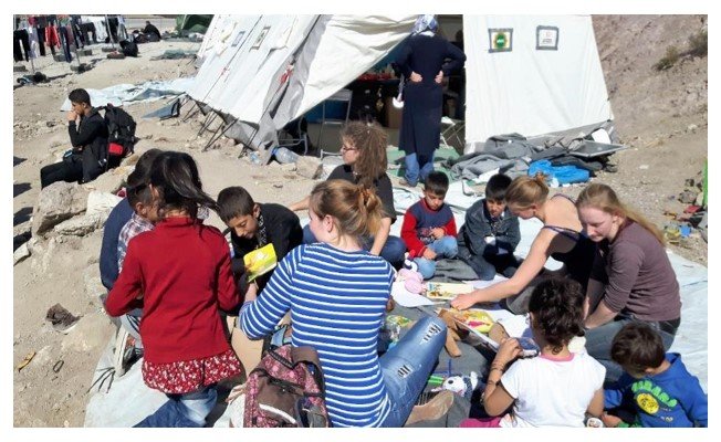 Lesbos 2015 - Peers packen da an wo Hilfe gebraucht wird.