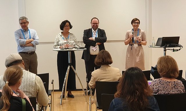 Javier Garza Ramos, Latifa Akharbach, Guilherme Canela Godoi und Mira Milosevic beim Deutsche Welle Global Media Forum 2023 in Bonn