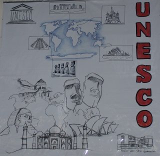 Von Schülern gestaltetes Plakat zur UNESCO-Arbeit